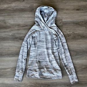 Lululemon Outrun the Elements hoodie Sz 4
